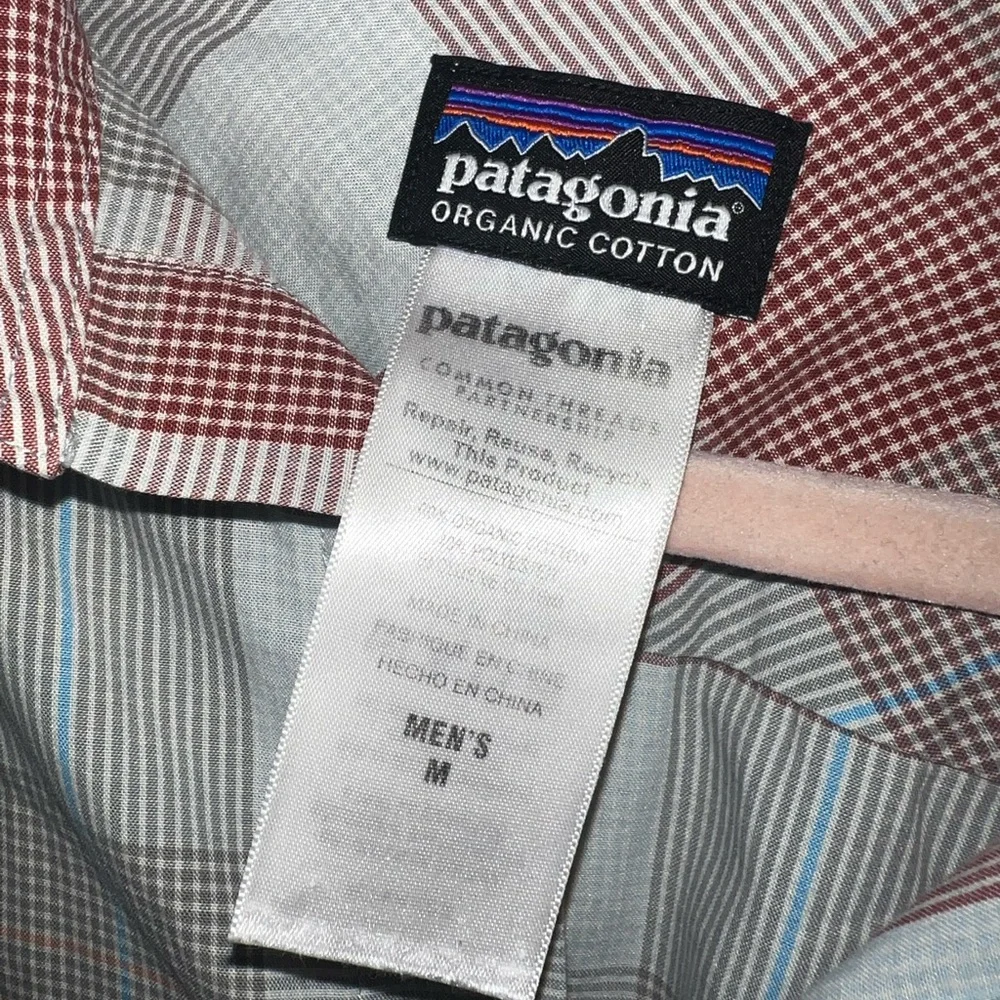 Patagonia button down short sleeve - Picture 2 of 4